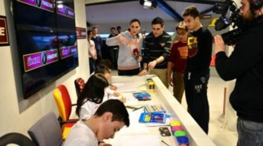 Alex Telles Minik Hayranlarıyla Bir Araya Geldi