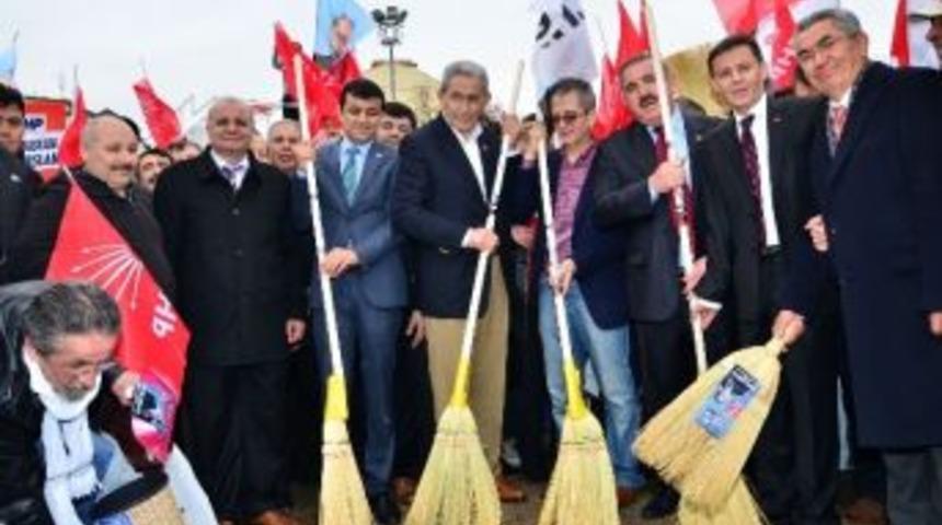 Denizli Chp&rsquo;den S&uuml;p&uuml;rgeli Eylem