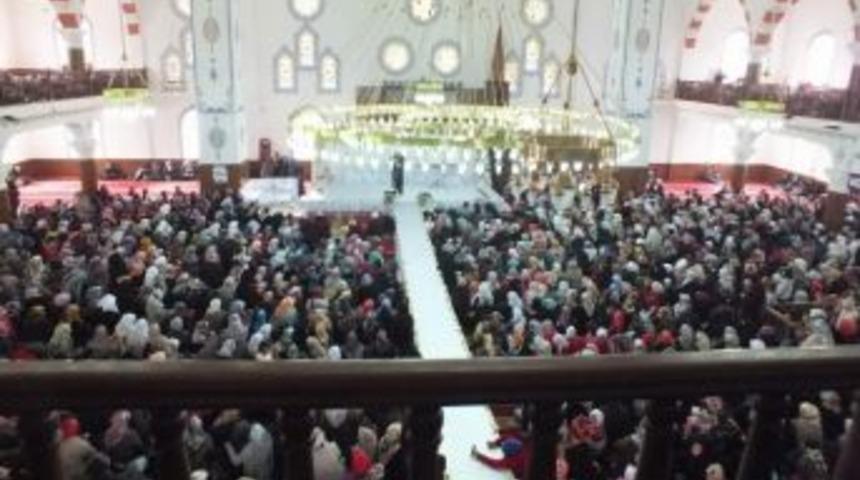 Van&rsquo;da Hafızlık Ta&ccedil; Giydirme Merasimi