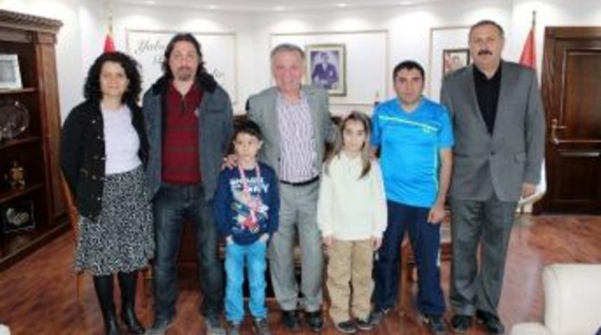 Milli Satran&ccedil;&ccedil;ılardan Başkan Ko&ccedil;al&rsquo;a Ziyaret