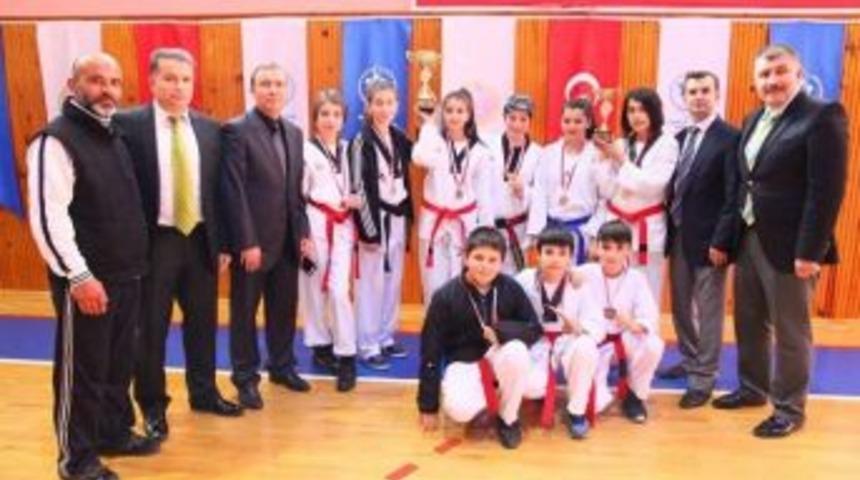 Fatsa Tekvandoda Rakip Tanımıyor