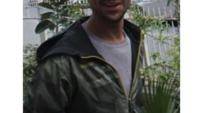 Hırsız, Basın Mensubundan, Facebook'a Koymak İ&ccedil;in &Ccedil;ektiği Fotoğrafı İstedi