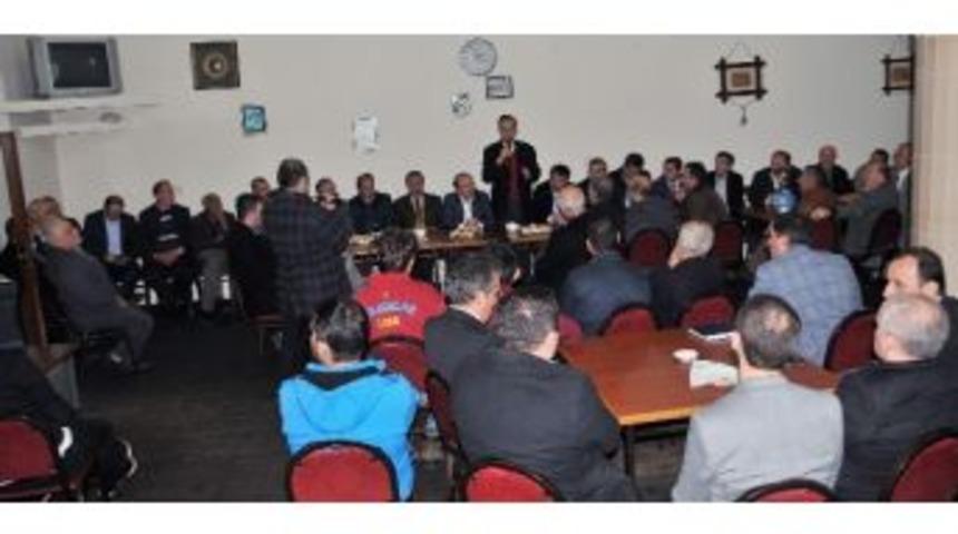 Trabzon Belediye Başkanı Orhan Fevzi G&uuml;mr&uuml;k&ccedil;&uuml;oğlu Ak&ccedil;akale&rsquo;de Muhtar Ve Vatandaşlarla Bir Araya Geldi