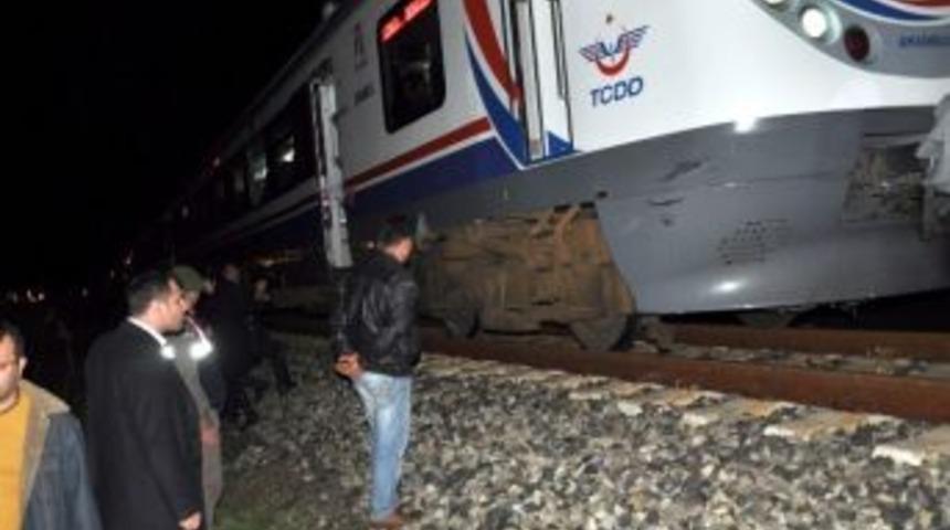 Trenin &Ouml;n&uuml;nden Ge&ccedil;meye &Ccedil;alışan Şahıs Ağır Yaralandı