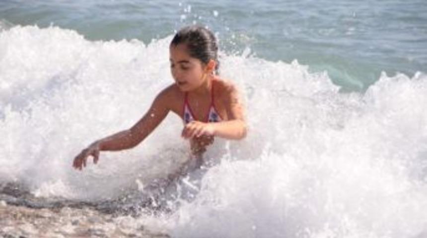 Antalya'da Şubat Ayında Denize Girdiler