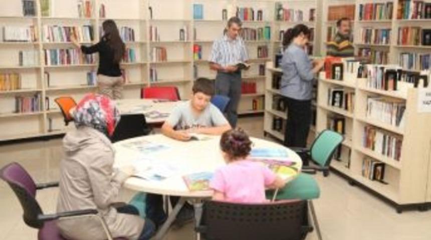 Sel&ccedil;uk Belediyesi&rsquo;nden &Uuml;&ccedil; K&uuml;t&uuml;phane Daha