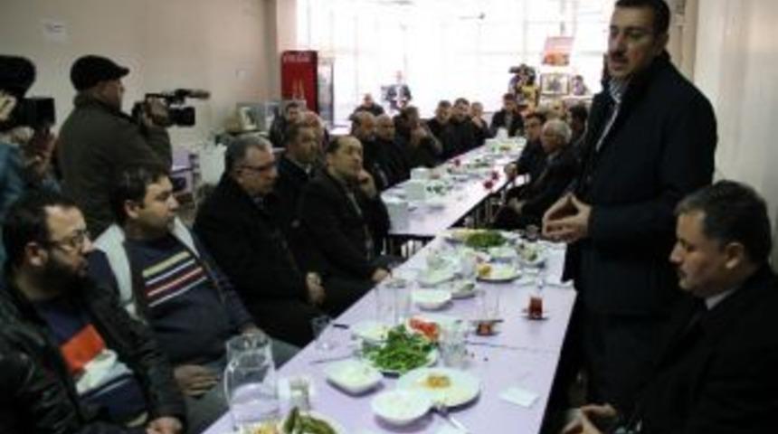 Ak Parti Heyeti &Ouml;zsan Sanayi Sitesi Esnafıyla Bir Araya Geldi