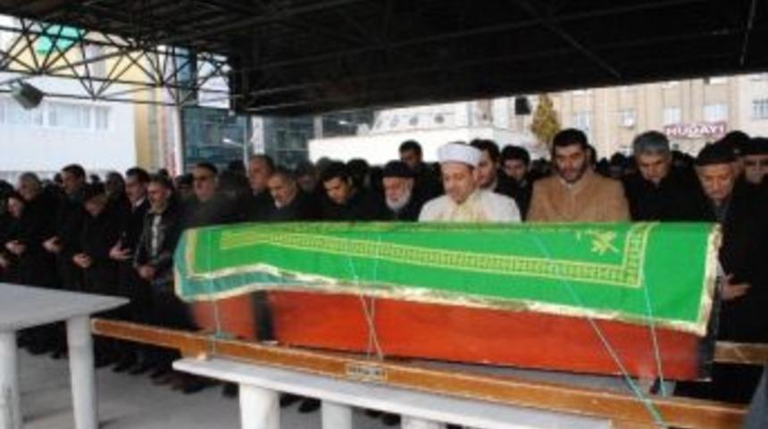 Eski Milletvekili Toprağa Verildi