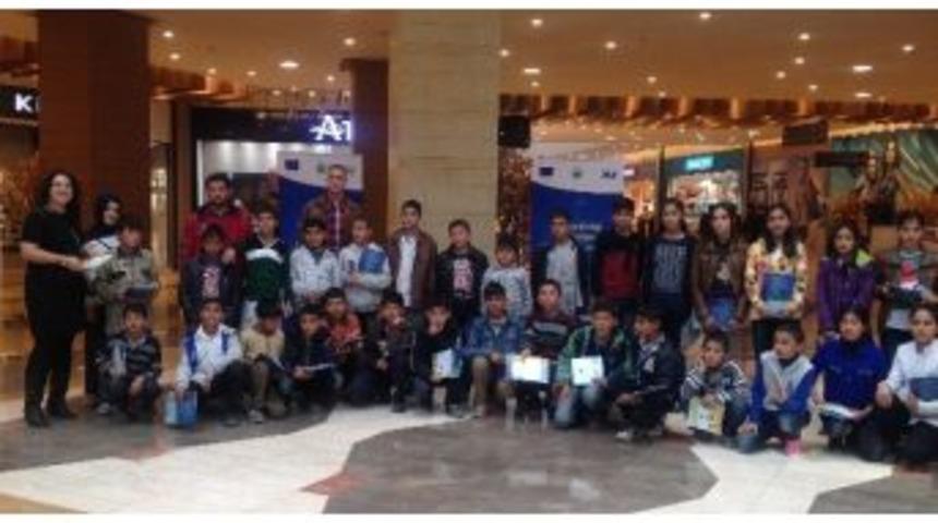 Şutso, Ab Tanıtım Standı A&ccedil;tı