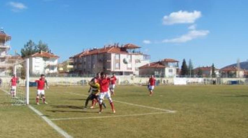 Korkuteli Belediyespor Kendi Evinde 3-1 Yenildi