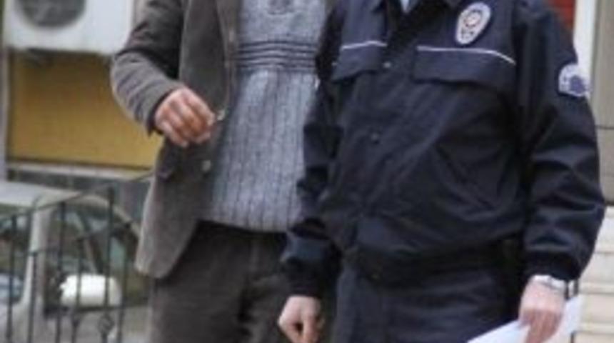 Karısını Fal&ccedil;ata İle Tehdit Eden Koca Tutuklandı