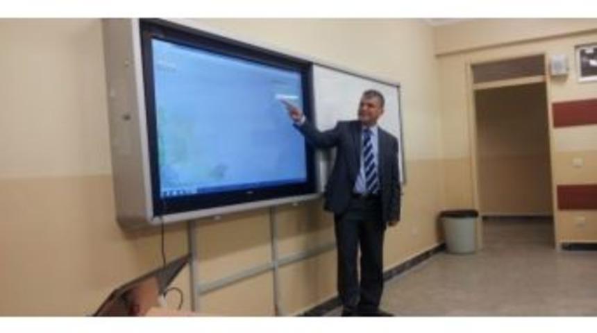 Madde Bağımlısının &Ouml;ld&uuml;rd&uuml;ğ&uuml; &Ouml;ğretmen Toprağa Verildi