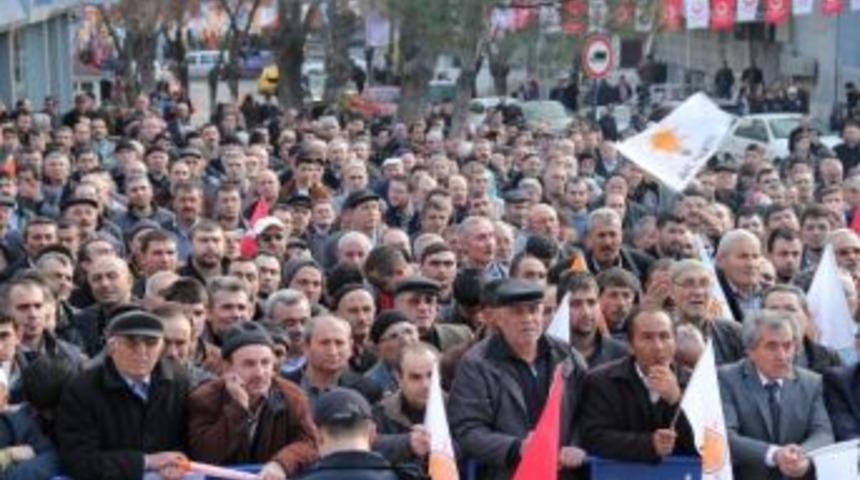 Dışişleri Bakanı Davutoğlu, Yolsuzluğa, 'yaran Nasihati' İle Cevap Verdi