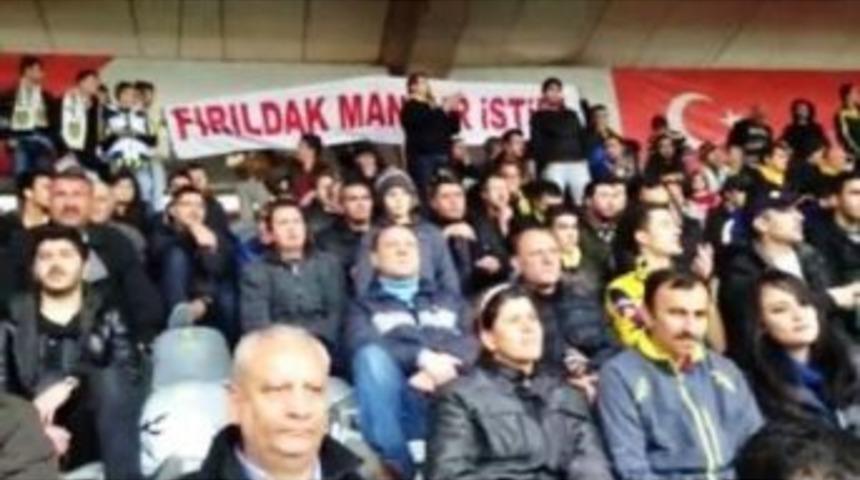 Ankaragücü Maçında Mansur Yavaş'a Pankart Şoku