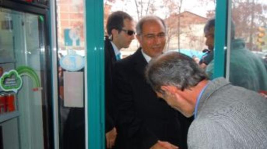 Bakan Ala; &ldquo;yani İstikrarlı Bir Demokrasiden Zararlı &Ccedil;ıkan Hi&ccedil;kimse Olmaz. Hepimiz Karlı &Ccedil;ıkıyoruz Demektir.&rdquo;