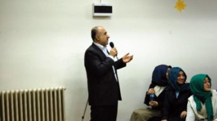 Eğitimci Balcı: &ldquo;sosyal Medyada Beğendiğimiz Herşeyden Sorumluyuz&rdquo;