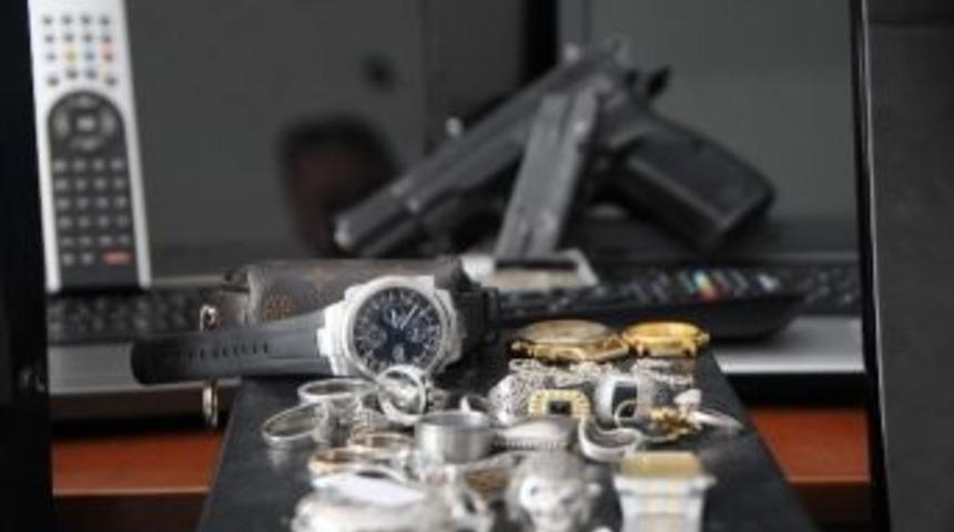 Antalya Polisinden &lsquo;yarasa&rsquo; Operasyonu