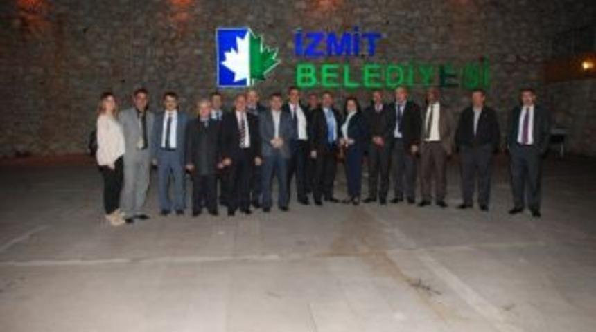 Filistin Heyeti İzmit Belediyesi'ni Ziyaret Etti