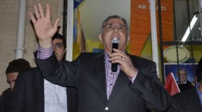 Ak Partili Kalkan'dan Miting Gibi A&ccedil;ılış