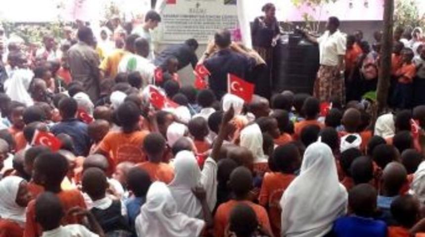 As&uuml;'den Tanzanya&rsquo;ya 'zemzem &Ccedil;eşmesi'