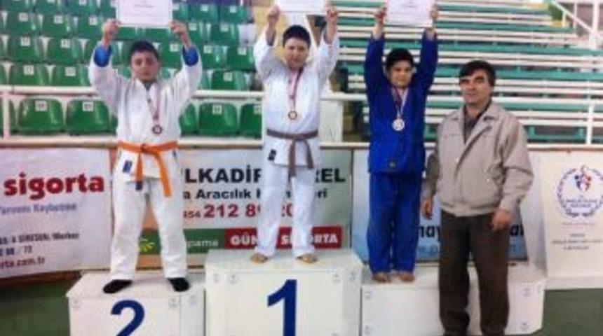 Rizeli Judocular Giresun'da Madalyaları Topladı