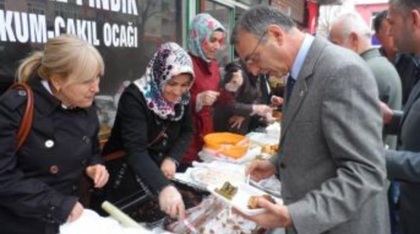 Ak Parti Kadın Kolları Suriye i&ccedil;in kermes yaptı