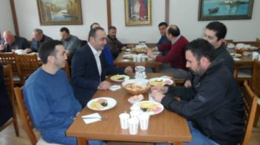 &Ouml;mer Demirhan Karşıyaka mahallesine muhtar adayı oldu