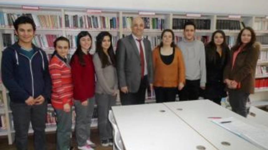 Kermes parası ile k&uuml;t&uuml;phane kurdular