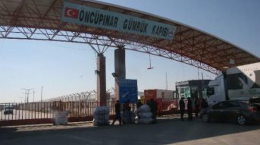 Sınırın Suriye Tarafında Gerginlik S&uuml;r&uuml;yor