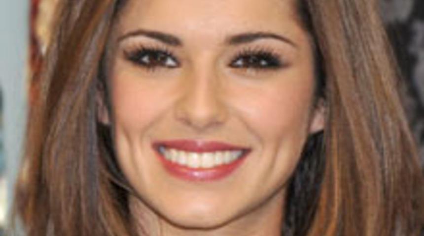 10 Dakikada B&uuml;y&uuml;leyici Makyaj