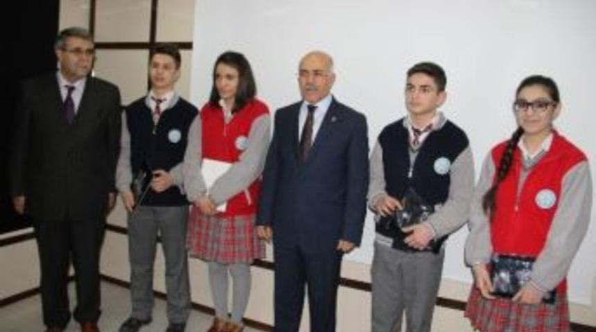 Iğdır&rsquo;da &Ouml;ğrencilere Tablet Dağıtımı Yapıldı