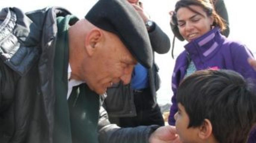 Başkan Altınok &Ouml;z: &rdquo;siyasi G&ouml;r&uuml;ş Ayırt Etmeden Hizmet Veriyoruz&rdquo;