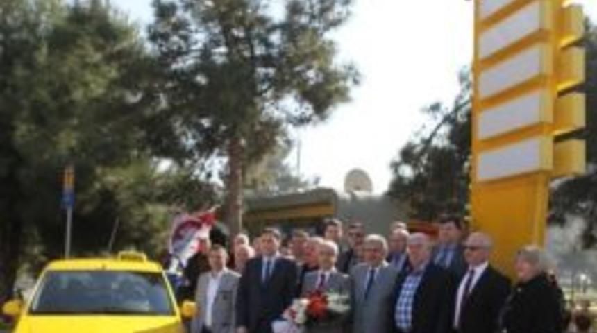 Bozbey Taksi Duraklarında