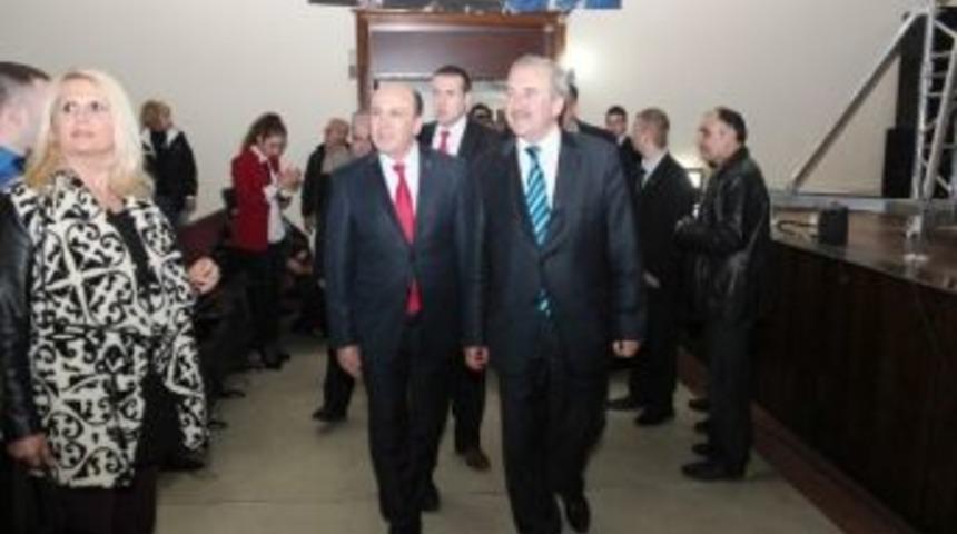 Edremit&rsquo;te &Uuml;lk&uuml;c&uuml; Gen&ccedil;ler Konserle Coştu