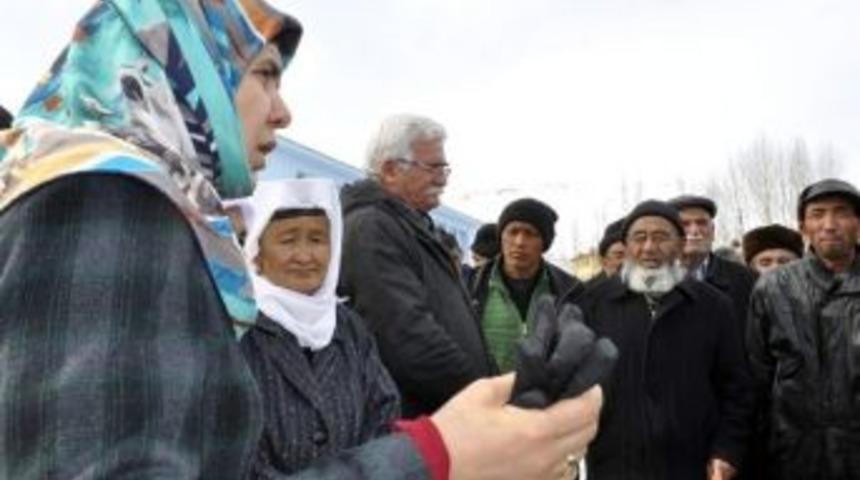 Erciş&rsquo;te Bdp&rsquo;li Adaylar Kırgızlıları Ziyaret Etti