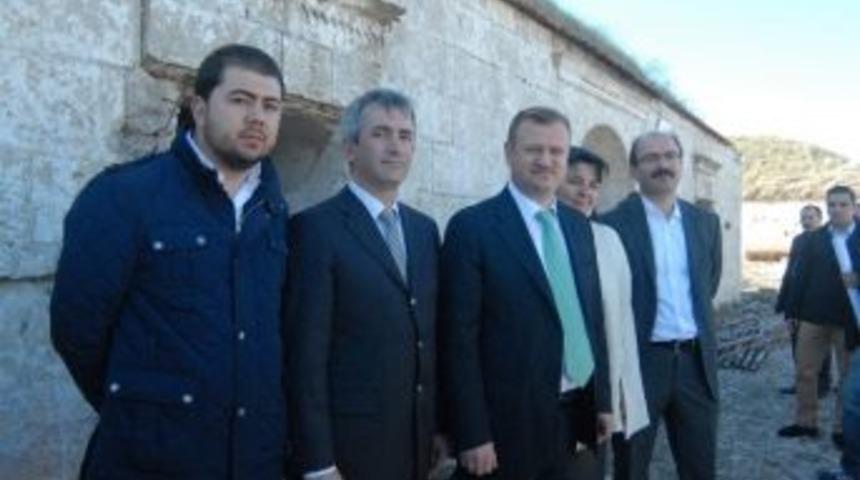&Ccedil;anakkale&rsquo;de Hamidiye Tabyalarının Yenileme &Ccedil;alışmalarına Başlandı