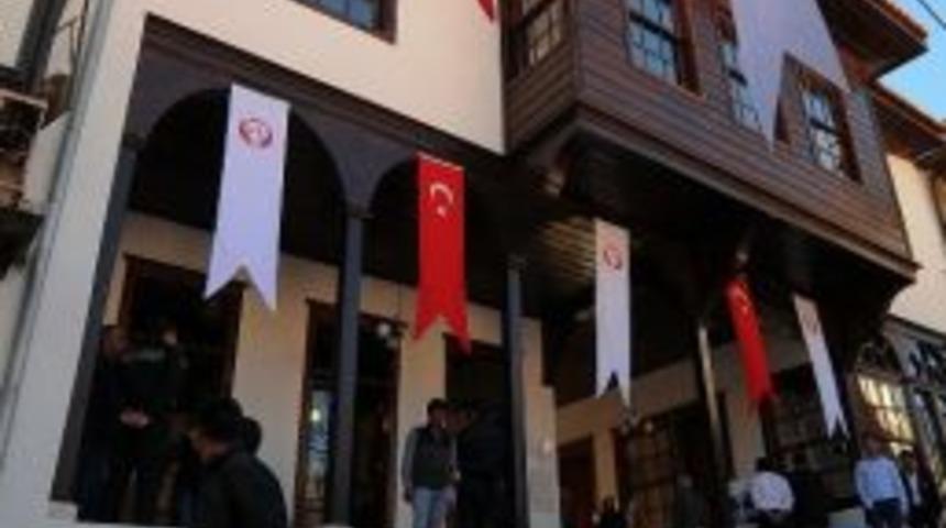 160 Yıllık Apostol Han Restore Edildi