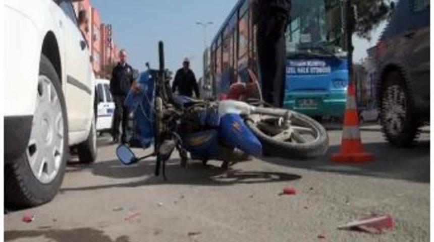 Karab&uuml;k&rsquo;te Motorsiklet Kazası: 2 Yaralı