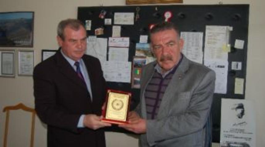 T&uuml;rk Hava Kurumundan Teşekk&uuml;r Plaketi