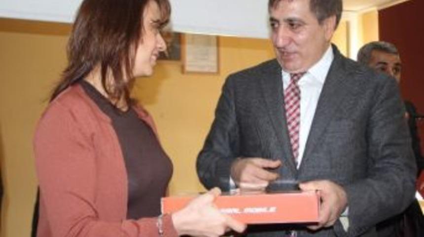 Fatih Projesi Kapsamında 2. Etap Tablet Dağıtımı Başladı