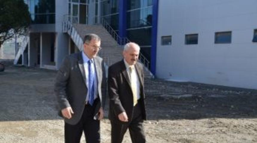 Genel Sekreter Mehmet Uzun Olimpik Y&uuml;zme Havuzunda İncelemelerde Bulundu