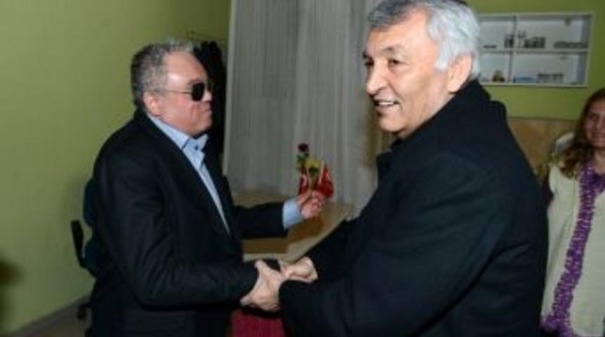 Başkan Günaydın'dan Altı Nokta Körler Derneği'ne Ziyaret