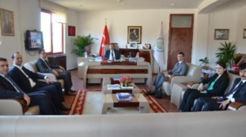 Bolu’da Kaymakamlar Aibü Rektörünü Kutladı