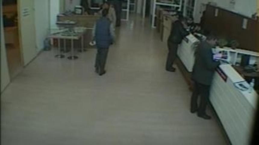 Meclis &Uuml;yesi Kameralara Yakalandı