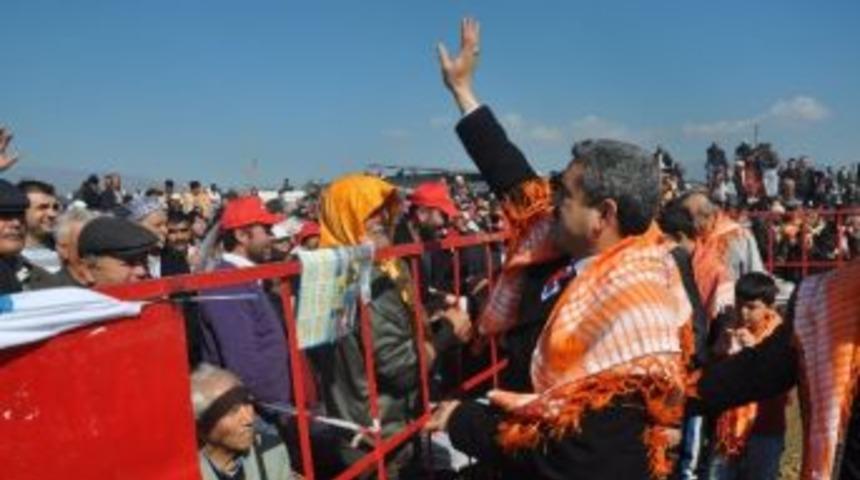 Se&ccedil;im En &Ccedil;ok Deve G&uuml;reşi Severlere Yaradı