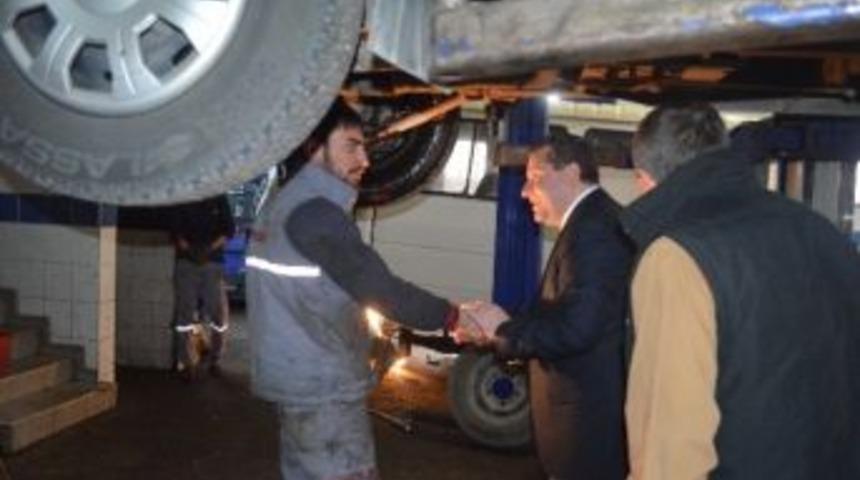 Ak Parti Karesi Adayı Y&uuml;cel Yılmaz Sanayi Esnafıyla Buluştu