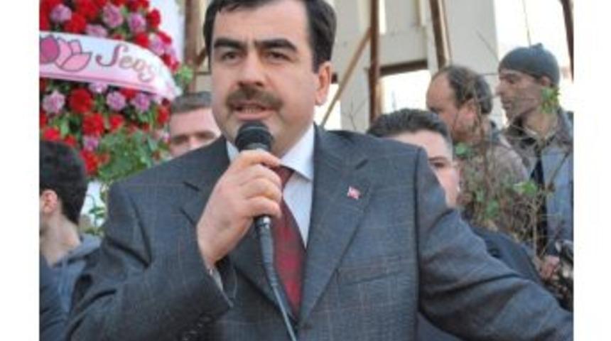 Ak Parti&rsquo;li Erdem&rsquo;den Kent Meydanı Projesine Eleştiri