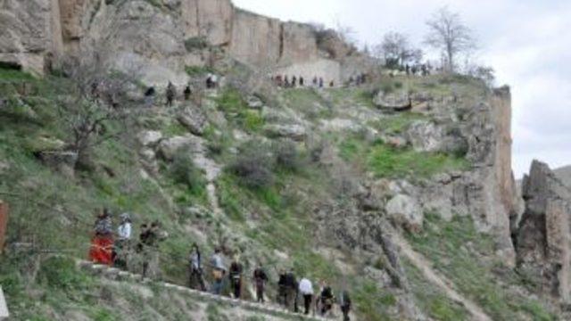 (özel Haber) 394 Merdivenli Ihlara Vadisi’ne İniş-çıkış Sistemi