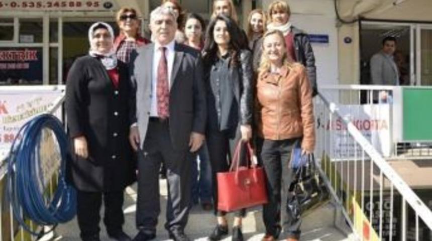 Kalkan'ın "ak Kadınları" Arı Gibi &Ccedil;alışıyor