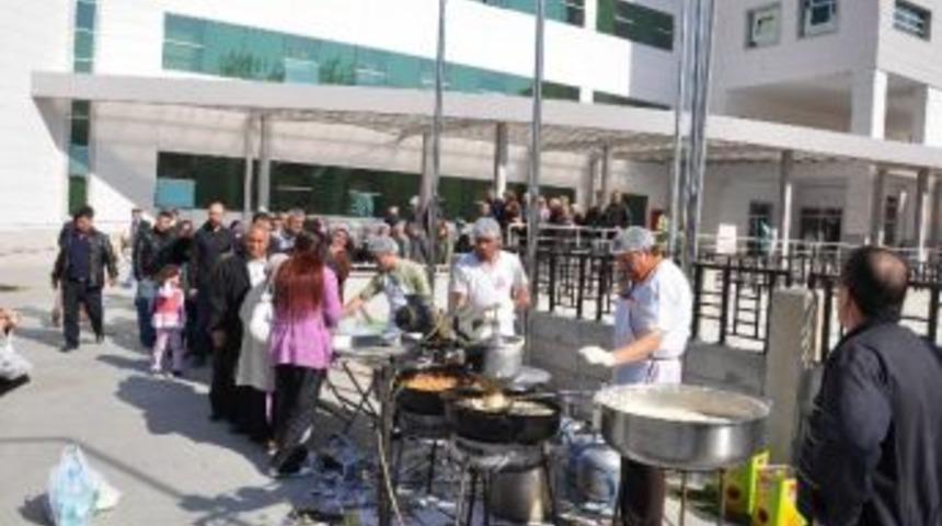 Dr. Hasan &Ccedil;engel Hayrına Lokma Dağıtıldı